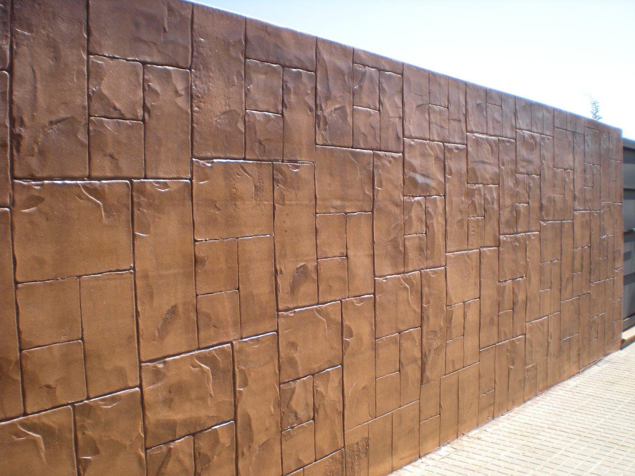 Pared decorativa de hormigón impreso vertical